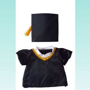 Graduation Cap & Gown Outfit / PETS LIKE DOGS AND CATS